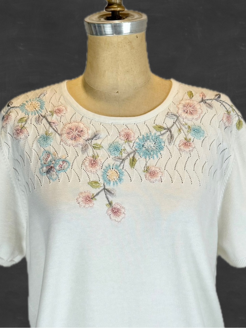 VINTAGE 90s cottage yarn embroidered flower garden short sleeve‎ sweater floral